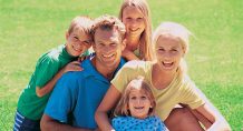 Çocuğun kimlik gelişimini aile şekillendiriyor Çocuğun kimlik gelişimini aile şekillendiriyor