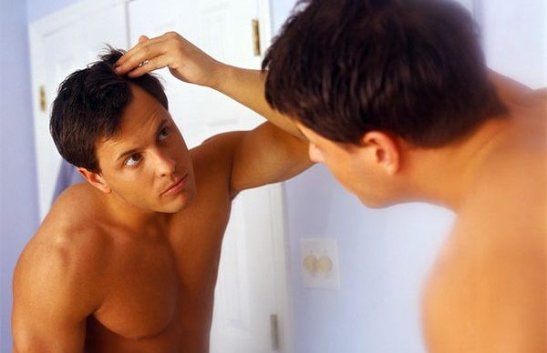 Saç nakli erkeğin güvenini artırıyor