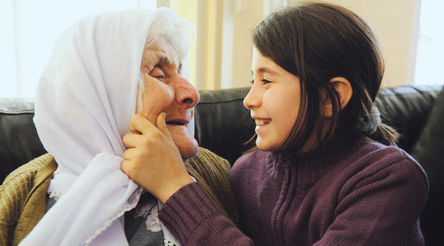 Huzurlu ev ortamı Alzheimer’ı yavaşlatıyor