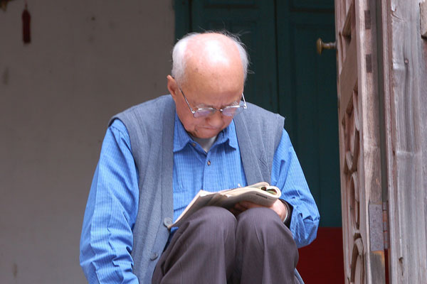 Okumak Alzheimer riskini azaltıyor Okumak Alzheimer riskini azaltıyor